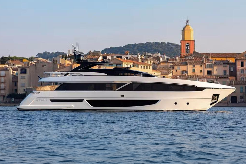 Luxury Yacht Charter Saint-Tropez Luxury Yacht Charter Saint-Tropez
